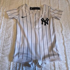 Nike Yankees 3/6mo outfit